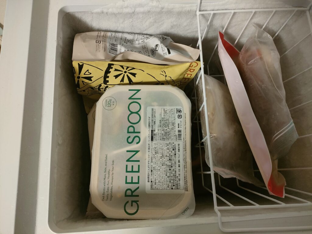 商品１０個を冷凍庫に入れた様子