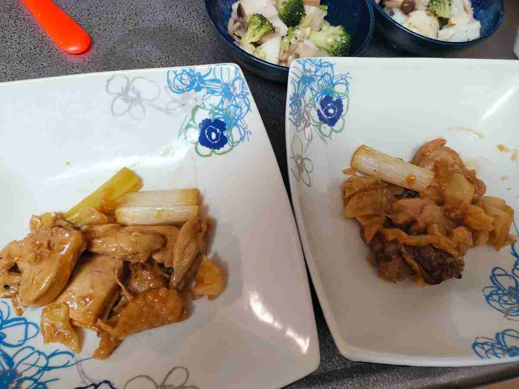 ツクリオ　焼き鳥をさらに乗せている様子